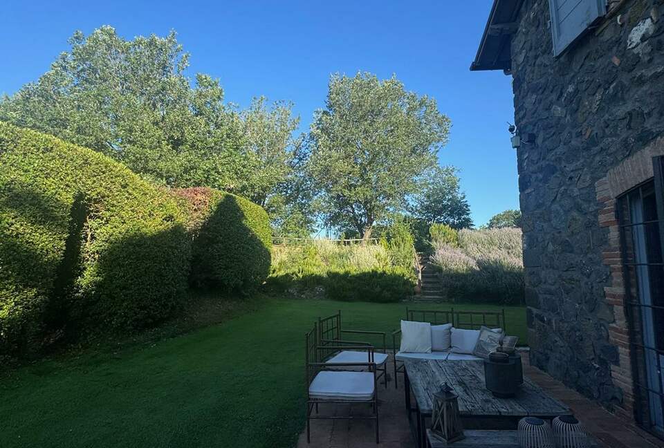 A Timeless Umbrian Estate with Private Pool & Countryside Views - Castel Giorgio, Italy