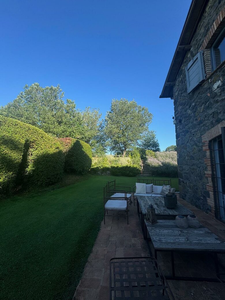 A Timeless Umbrian Estate with Private Pool & Countryside Views - Castel Giorgio, Italy