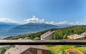 Elegant Three-Bedroom Residence in Crans-Montana - Crans-Montana, Switzerland