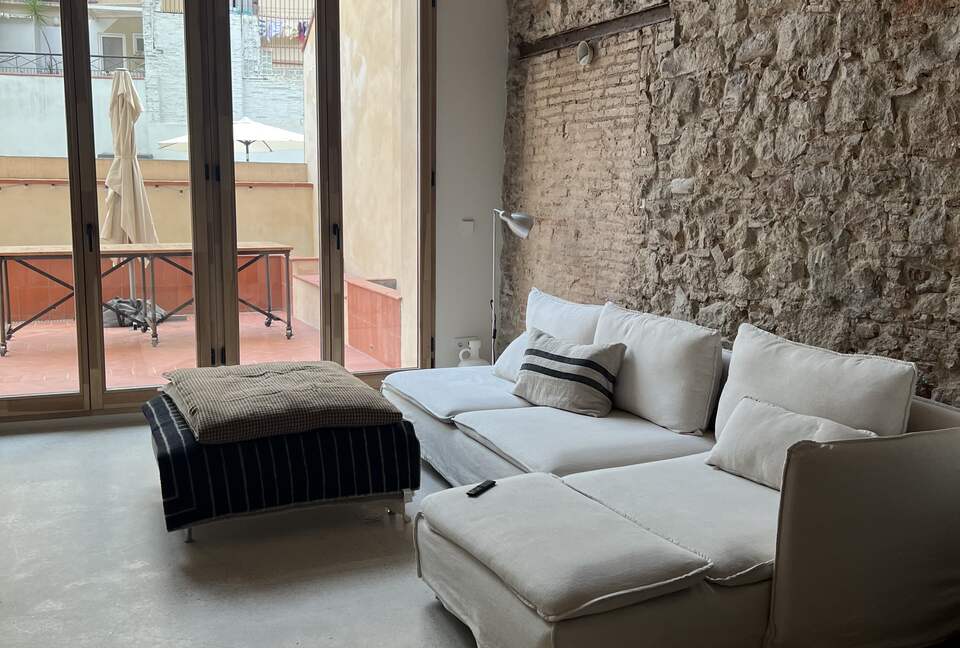 Living room with 75-inch 4K TV