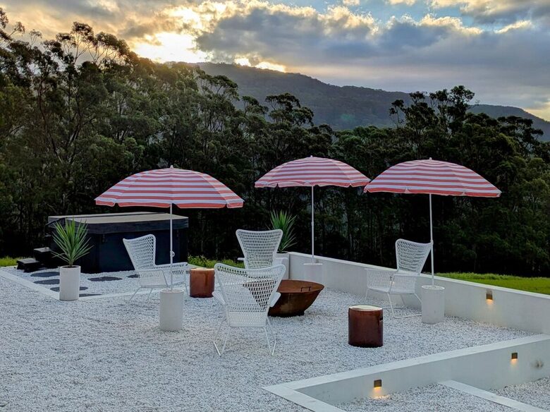 Sophisticated Escape in the Heart of Nature - Beaumont, Australia