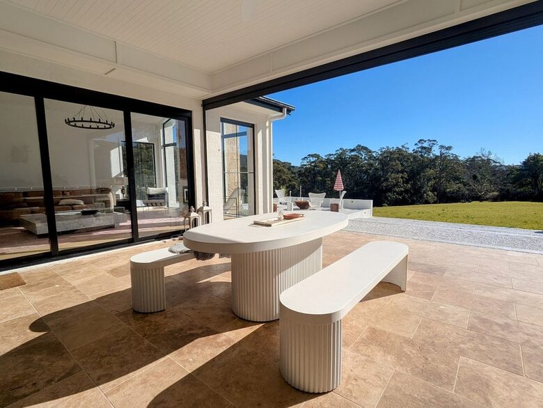 Sophisticated Escape in the Heart of Nature - Beaumont, Australia