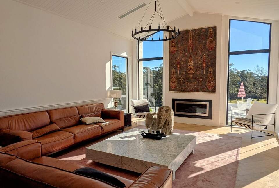 Sophisticated Escape in the Heart of Nature - Beaumont, Australia