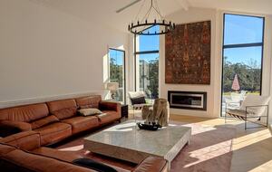 Sophisticated Escape in the Heart of Nature - Beaumont, Australia