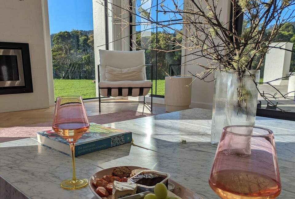 Sophisticated Escape in the Heart of Nature - Beaumont, Australia