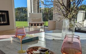 Sophisticated Escape in the Heart of Nature - Beaumont, Australia