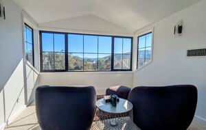 Sophisticated Escape in the Heart of Nature - Beaumont, Australia