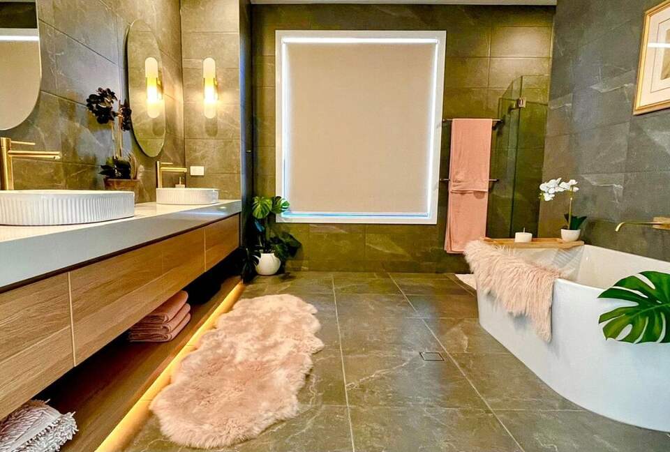 Sophisticated Escape in the Heart of Nature - Beaumont, Australia