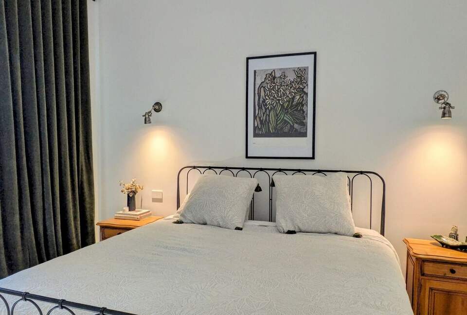 Sophisticated Escape in the Heart of Nature - Beaumont, Australia