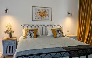 Sophisticated Escape in the Heart of Nature - Beaumont, Australia