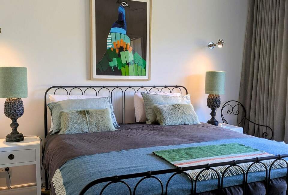 Sophisticated Escape in the Heart of Nature - Beaumont, Australia