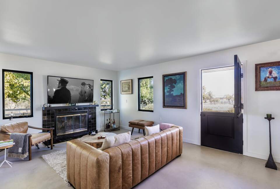 Exquisite Wine Country Escape with Sweeping Views - Paso Robles, California