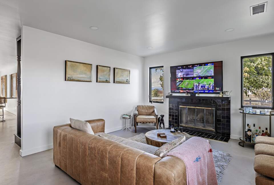 Exquisite Wine Country Escape with Sweeping Views - Paso Robles, California