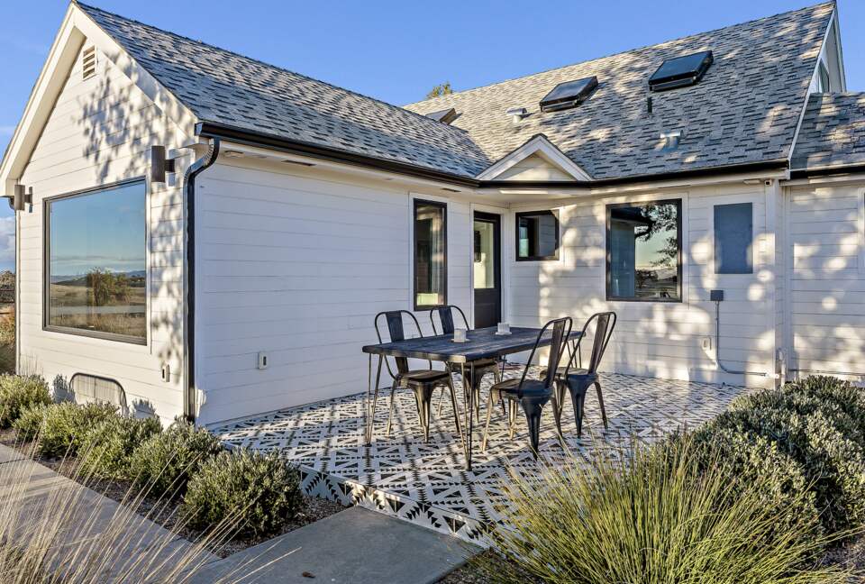 Exquisite Wine Country Escape with Sweeping Views - Paso Robles, California