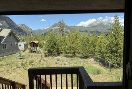 Elegant Alpine Escape in the Heart of Summit County - Frisco, Colorado