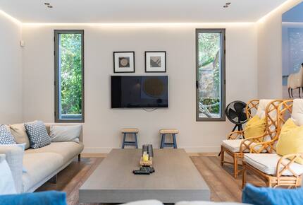 Refined Cannes Residence Steps from La Croisette - Cannes, France