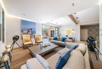 Refined Cannes Residence Steps from La Croisette - Cannes, France