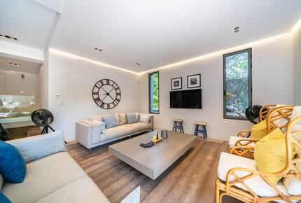 Refined Cannes Residence Steps from La Croisette - Cannes, France