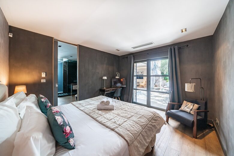 Refined Cannes Residence Steps from La Croisette - Cannes, France