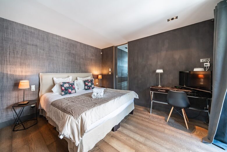 Refined Cannes Residence Steps from La Croisette - Cannes, France