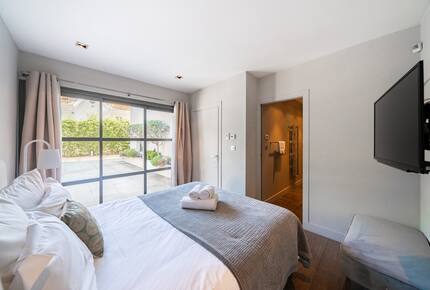 Refined Cannes Residence Steps from La Croisette - Cannes, France