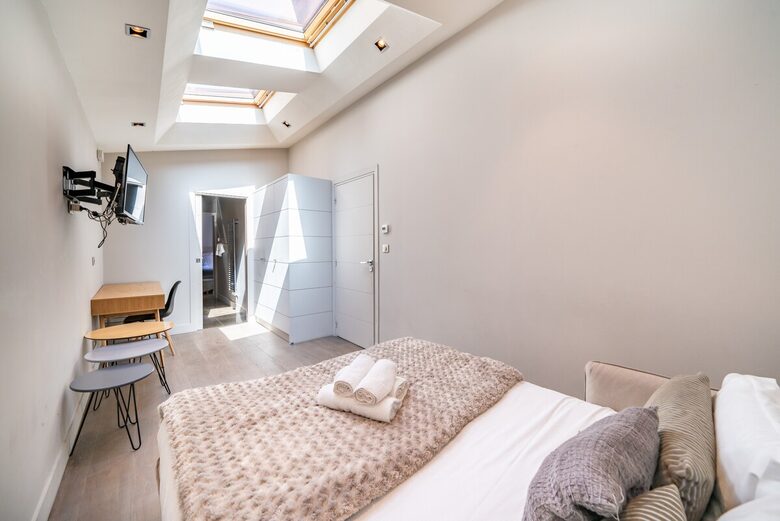 Refined Cannes Residence Steps from La Croisette - Cannes, France