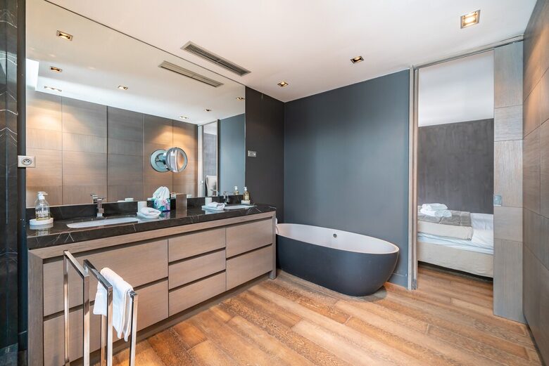 Refined Cannes Residence Steps from La Croisette - Cannes, France