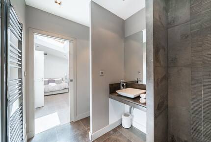 Refined Cannes Residence Steps from La Croisette - Cannes, France