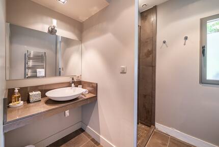 Refined Cannes Residence Steps from La Croisette - Cannes, France