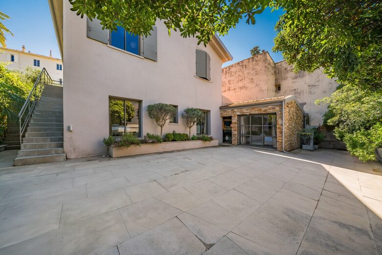 Refined Cannes Residence Steps from La Croisette - Cannes, France