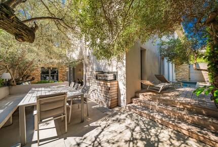 Refined Cannes Residence Steps from La Croisette - Cannes, France