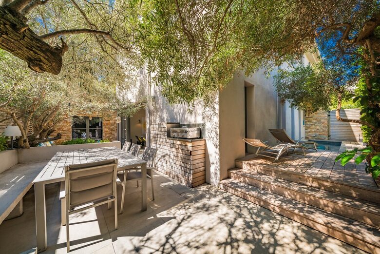 Refined Cannes Residence Steps from La Croisette - Cannes, France