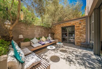 Refined Cannes Residence Steps from La Croisette - Cannes, France