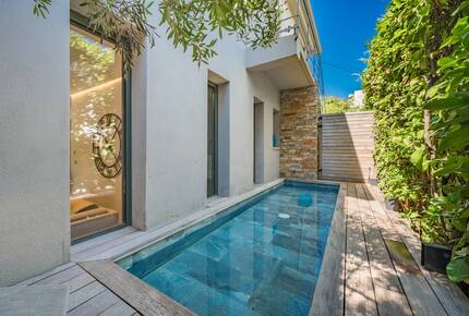 Refined Cannes Residence Steps from La Croisette - Cannes, France
