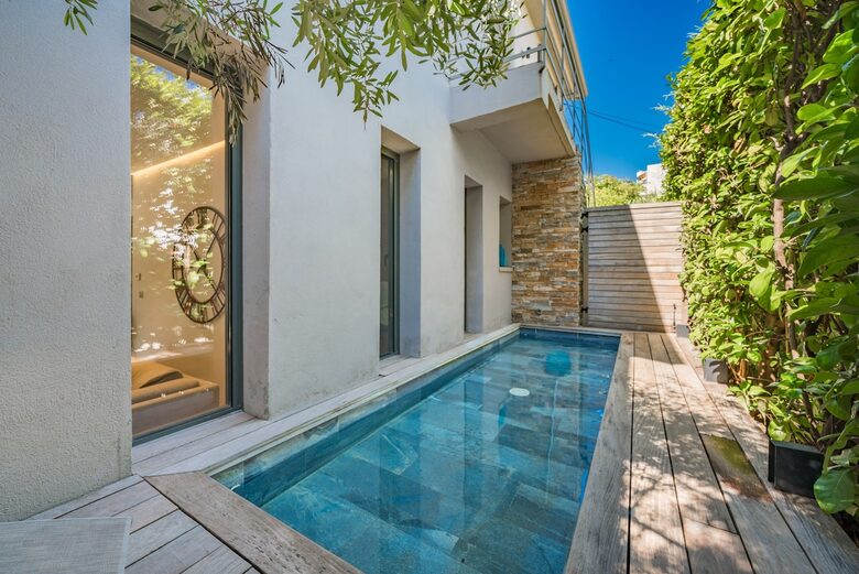 Refined Cannes Residence Steps from La Croisette - Cannes, France