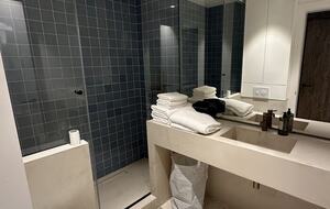 Elegant Barcelona Retreat with Private Terrace & Rooftop Access - Barcelona, Spain