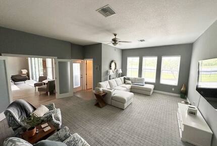 Elegant Apollo Beach Haven with Lush Trails & Hot Tub - Apollo Beach, Florida