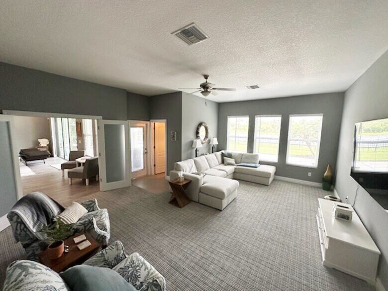 Elegant Apollo Beach Haven with Lush Trails & Hot Tub - Apollo Beach, Florida