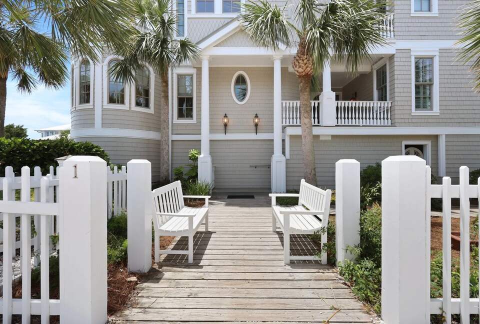 Stunning Seaside Retreat on St Simons Island - Saint Simons Island, Georgia