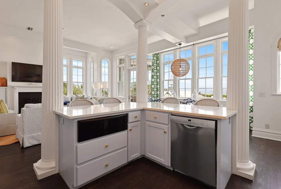 Stunning Seaside Retreat on St Simons Island - Saint Simons Island, Georgia