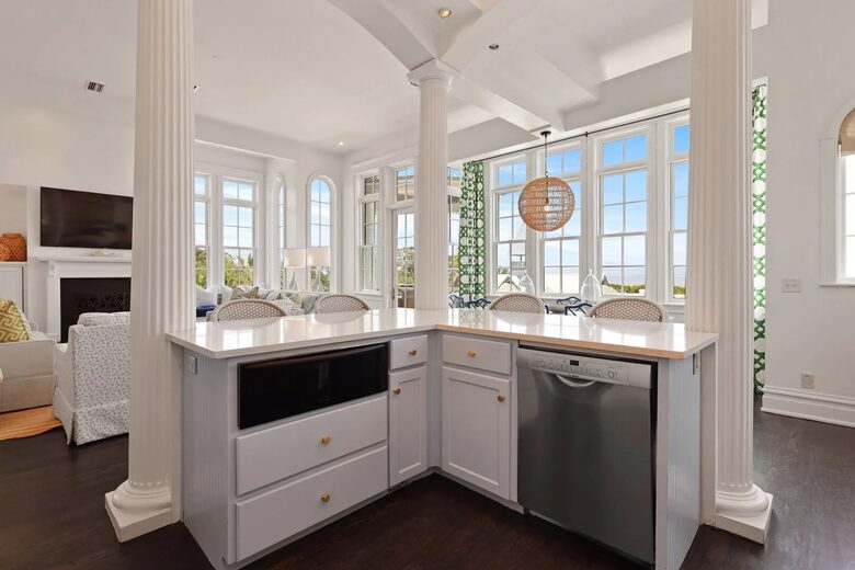 Stunning Seaside Retreat on St Simons Island - Saint Simons Island, Georgia