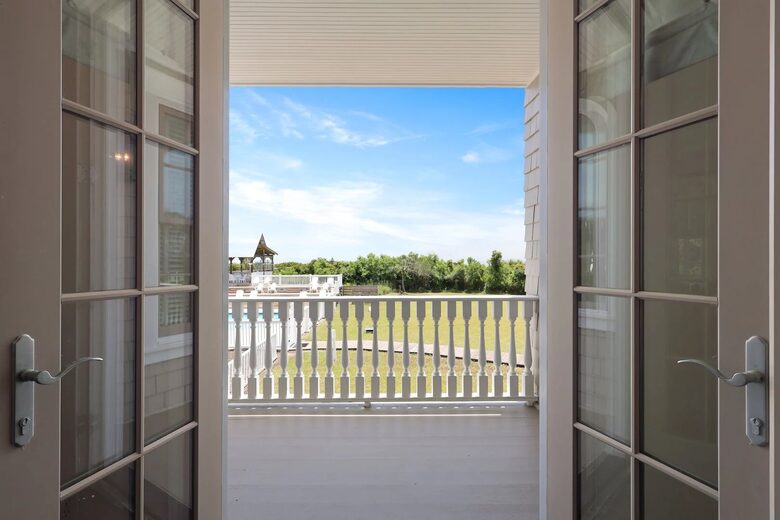 Stunning Seaside Retreat on St Simons Island - Saint Simons Island, Georgia