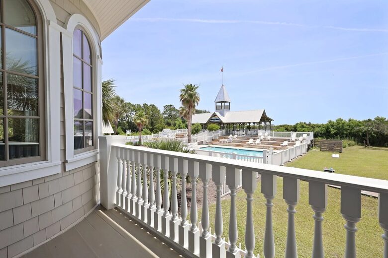 Stunning Seaside Retreat on St Simons Island - Saint Simons Island, Georgia