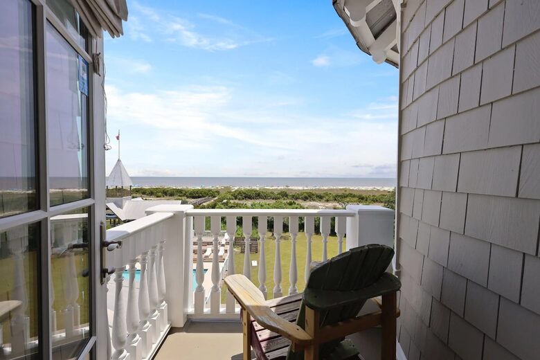Stunning Seaside Retreat on St Simons Island - Saint Simons Island, Georgia