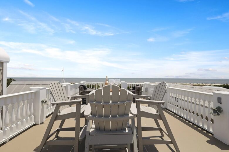 Stunning Seaside Retreat on St Simons Island - Saint Simons Island, Georgia