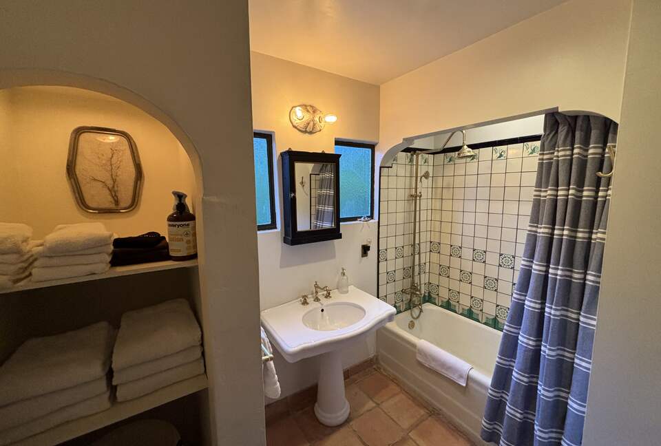 A Charming 1930s Spanish Hideaway near downtown Palm Springs - Palm Springs, California