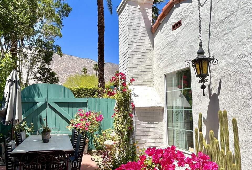 A Charming 1930s Spanish Hideaway near downtown Palm Springs - Palm Springs, California