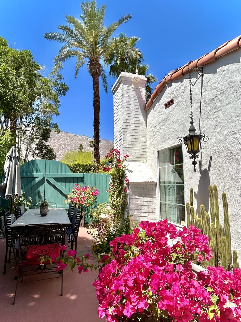 A Charming 1930s Spanish Hideaway near downtown Palm Springs - Palm Springs, California