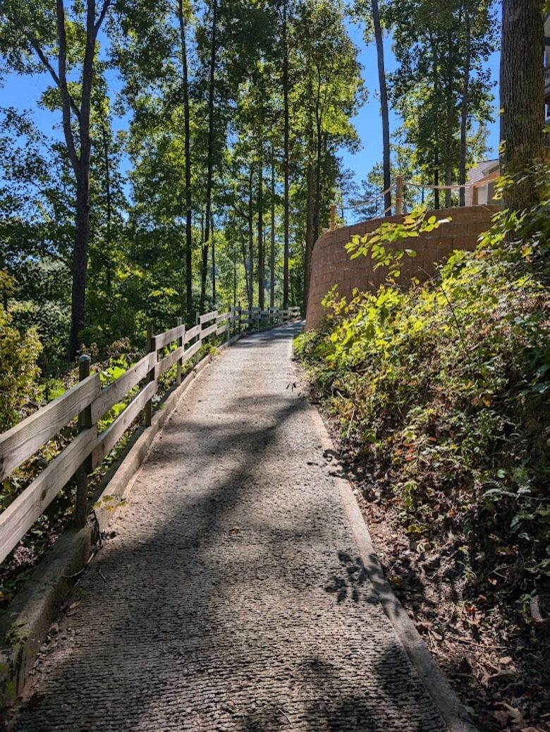 Mountainview Lakeside Escape - LaFollette, Tennessee