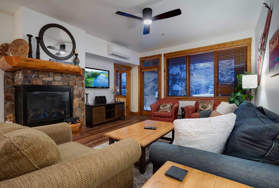 Exquisite Four-Bedroom Residence with Premier Resort Access - Steamboat Springs, Colorado